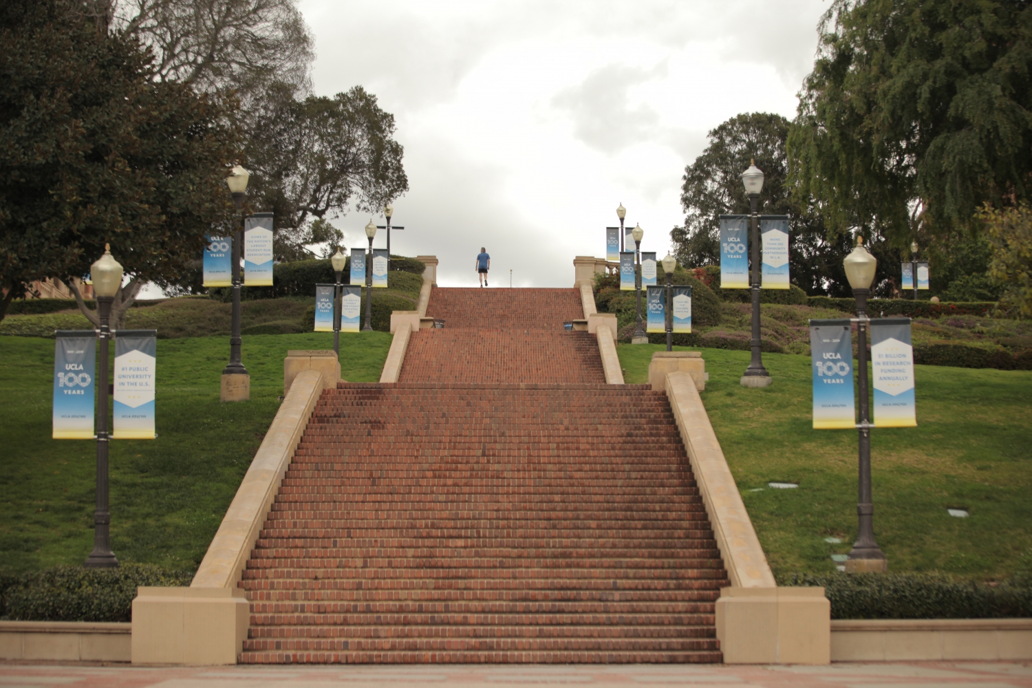 Photoessay: The UCLA Campus During Coronavirus – UCLA College