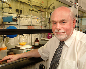 Stoddart in his UCLA laboratory