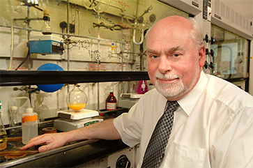 Stoddart in his UCLA laboratory